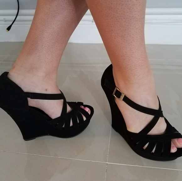 Shoes - Picture 2 of 4